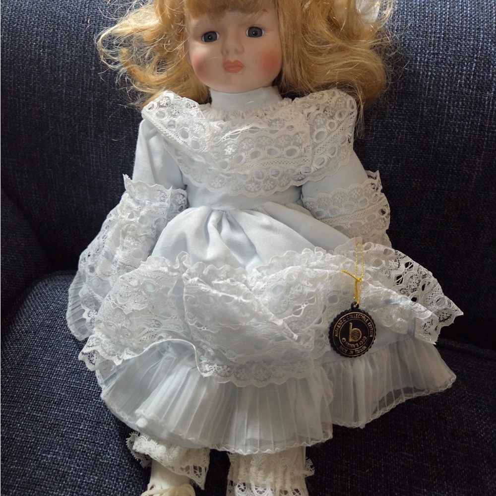 Brinn's 1990Elegant Lace Porcelain Doll with Blonde Hair